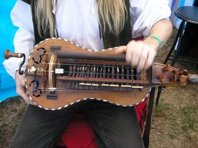 18th century hurdy gurdy